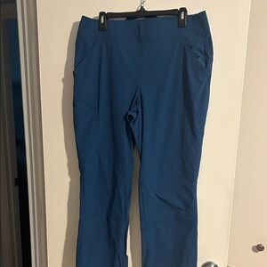 Duluth Trading Co Navy Pants with White Label